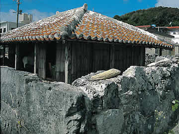 Old Private Houses in the Aka Island