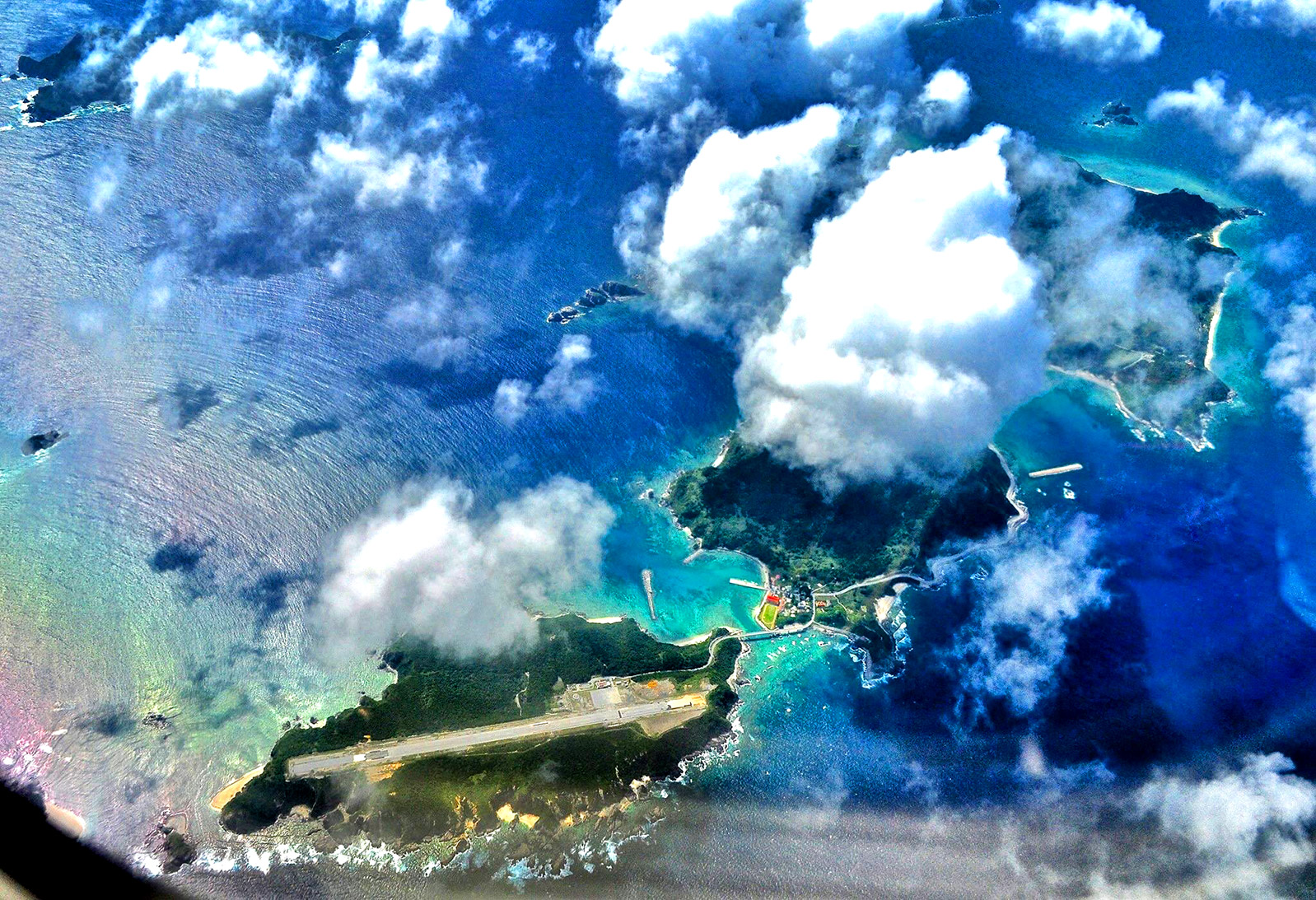 Aka, Geruma and Fukaji islands from aeroplane